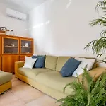 Golden 2 - Just Few Steps From The Apartman Dervio