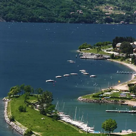 Golden 2 - Just Few Steps From The * Dervio