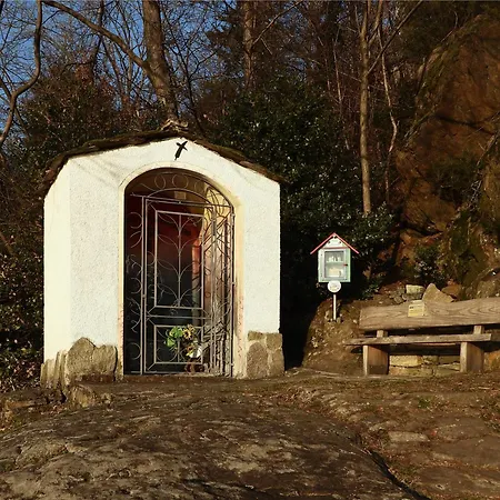 Golden 2 - Just Few Steps From The Appartamento