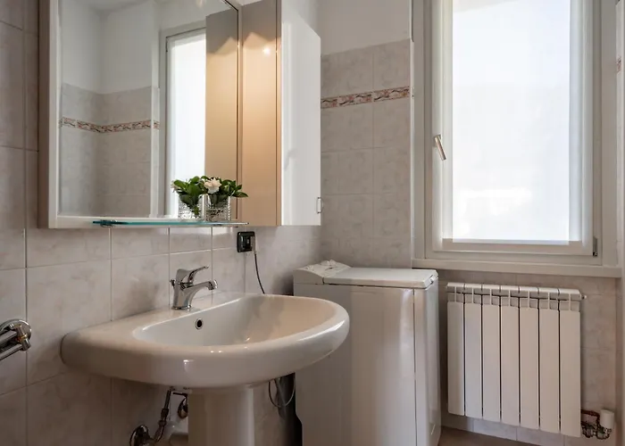 Golden 2 - Just Few Steps From The דרביו