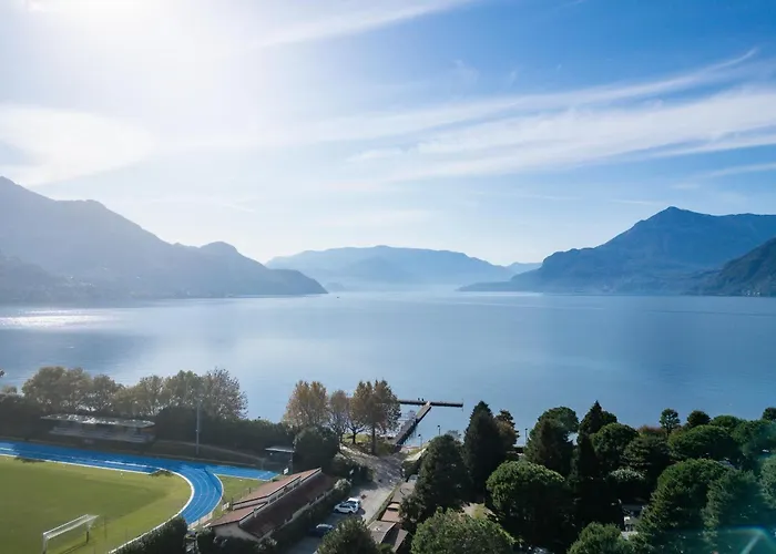 Golden 2 - Just Few Steps From The * דרביו