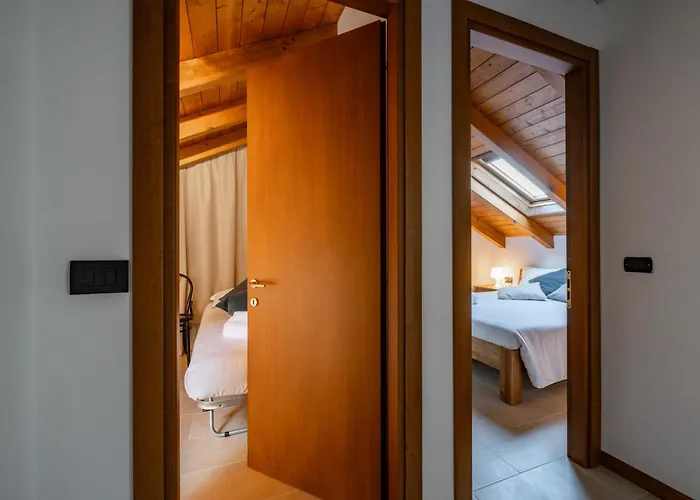 Golden 2 - Just Few Steps From The דירה *