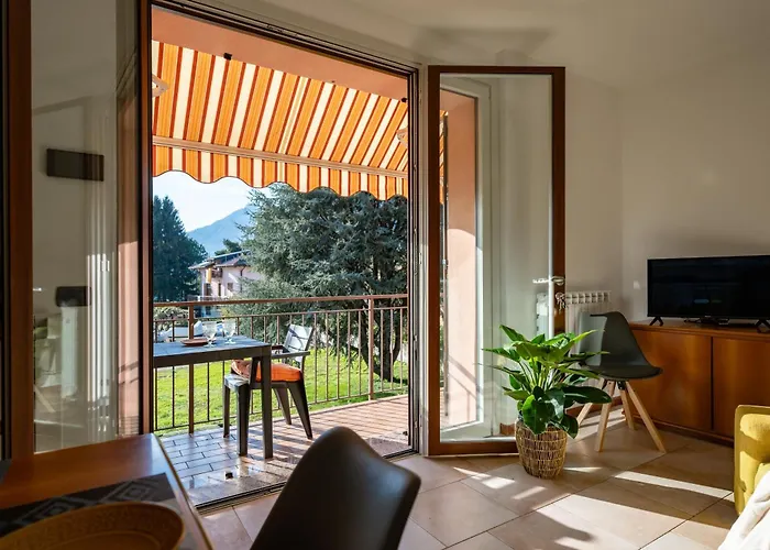 Golden 2 - Just Few Steps From The דרביו