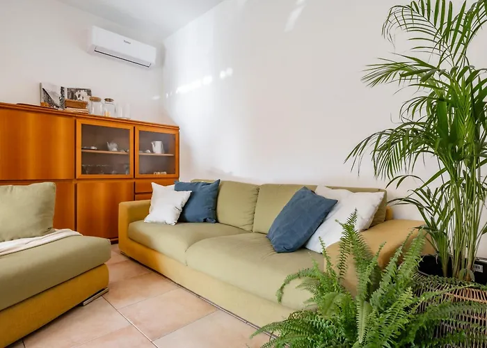 Golden 2 - Just Few Steps From The דירה דרביו