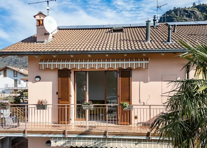 Golden 2 - Just Few Steps From The דרביו