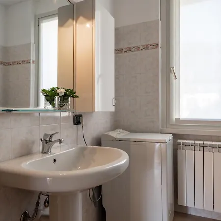 Golden 2 - Just Few Steps From The デルヴィオ