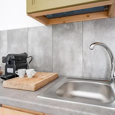 Golden 2 - Just Few Steps From The アパート